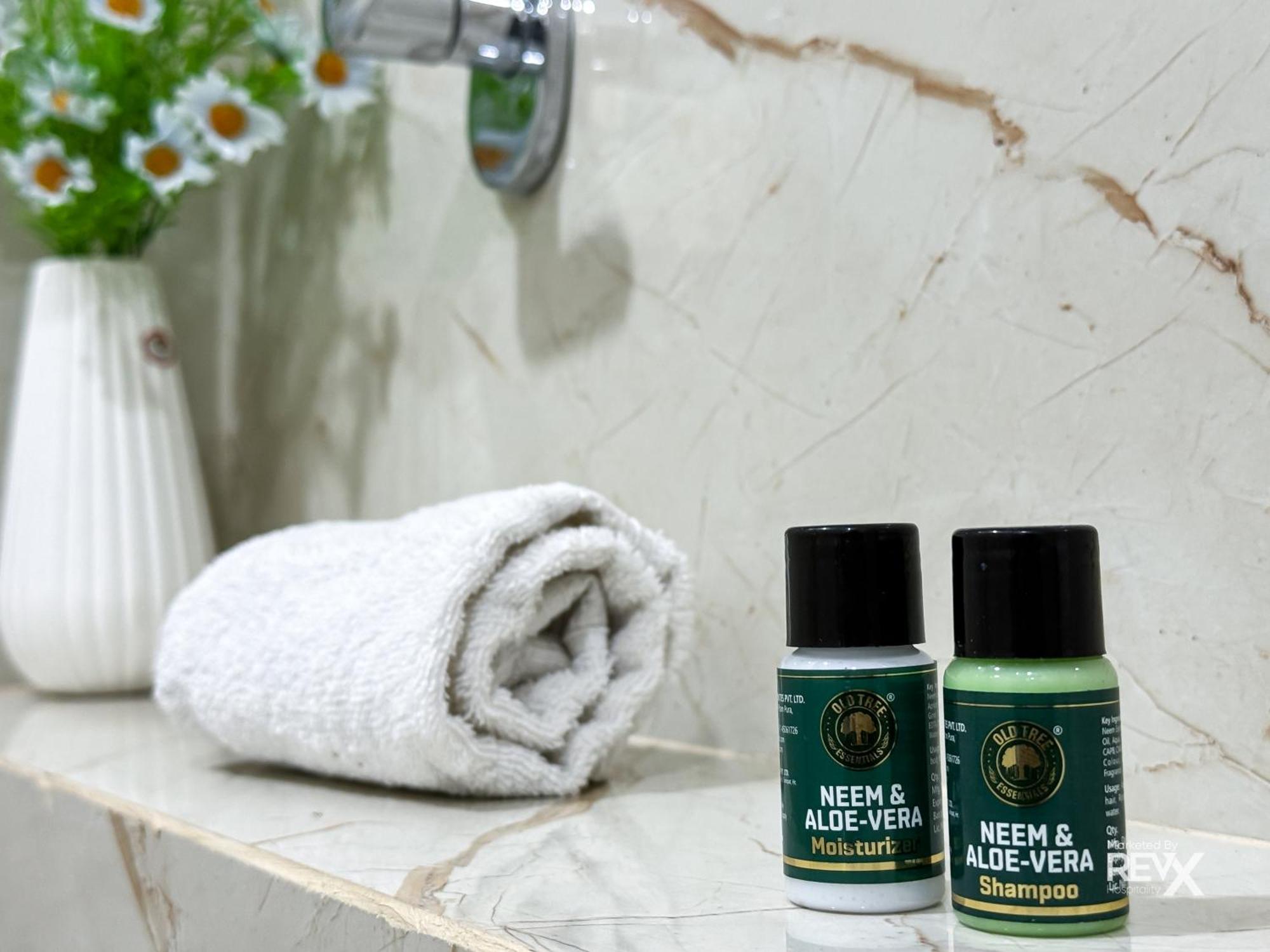 Guru Sadan A Luxe Stay Ayodhya Exterior photo